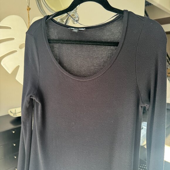 Womans Inc Long Sleeve Top with point - Picture 4 of 7